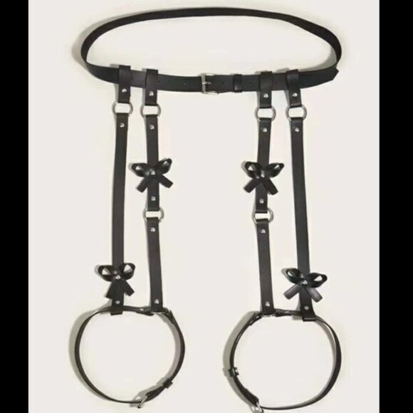 PU Leather Bow Decor Thigh Garter Harness - Picture 2 of 3